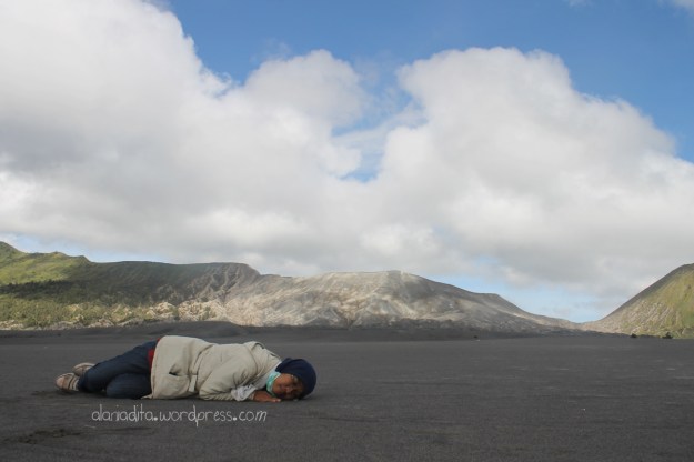 Pasir, dengar bisikku kah?