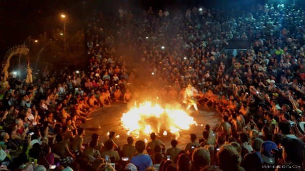 hanoman-membakar-istana