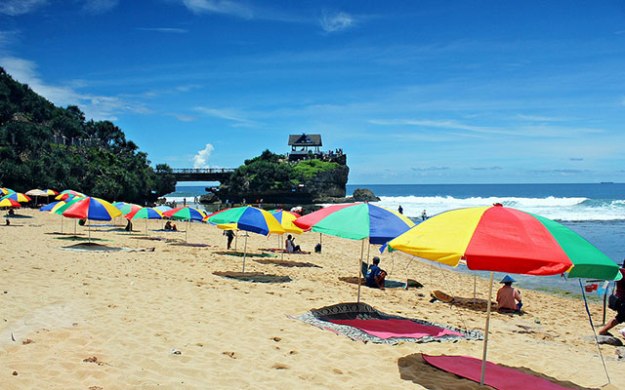 pantai-kukup wisatanesiaco