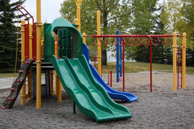 playground-2263827_1920.jpg