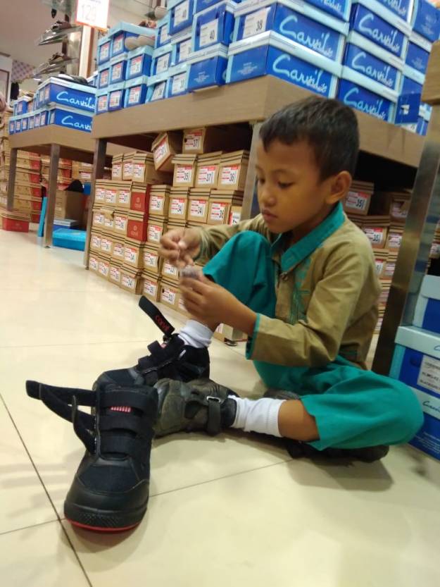 Belanja Sepatu.jpg
