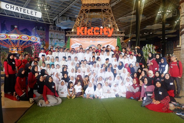 Borong Barang Bareng Bareng